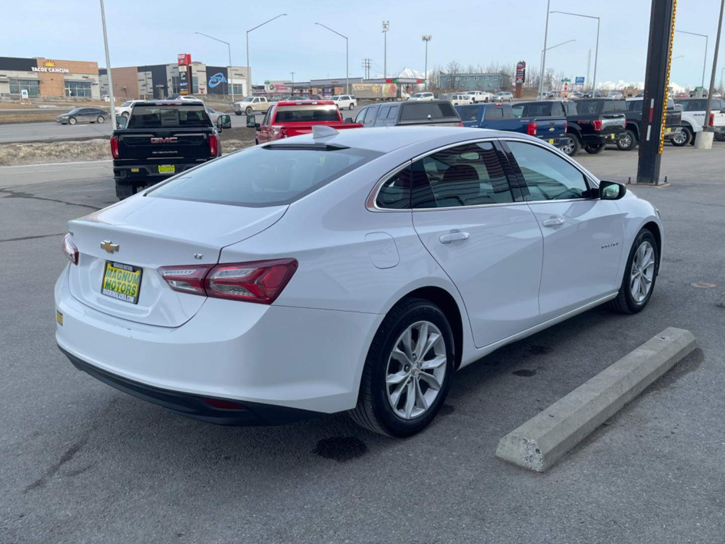 2022 White Chevrolet Malibu Lt (1G1ZD5STXNF) with an 1.5 Turbo inline 4 engine, auto transmission, located at 1960 Industrial Drive, Wasilla, 99654, (907) 274-2277, 61.573475, -149.400146 - Photo#4